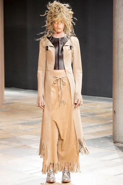 Look 13